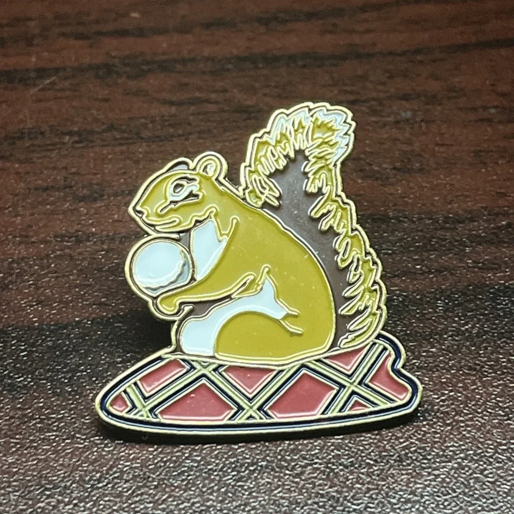 1994 US Open Oakmont Golf Championship Squirrel Mascot Lapel Hat Pin